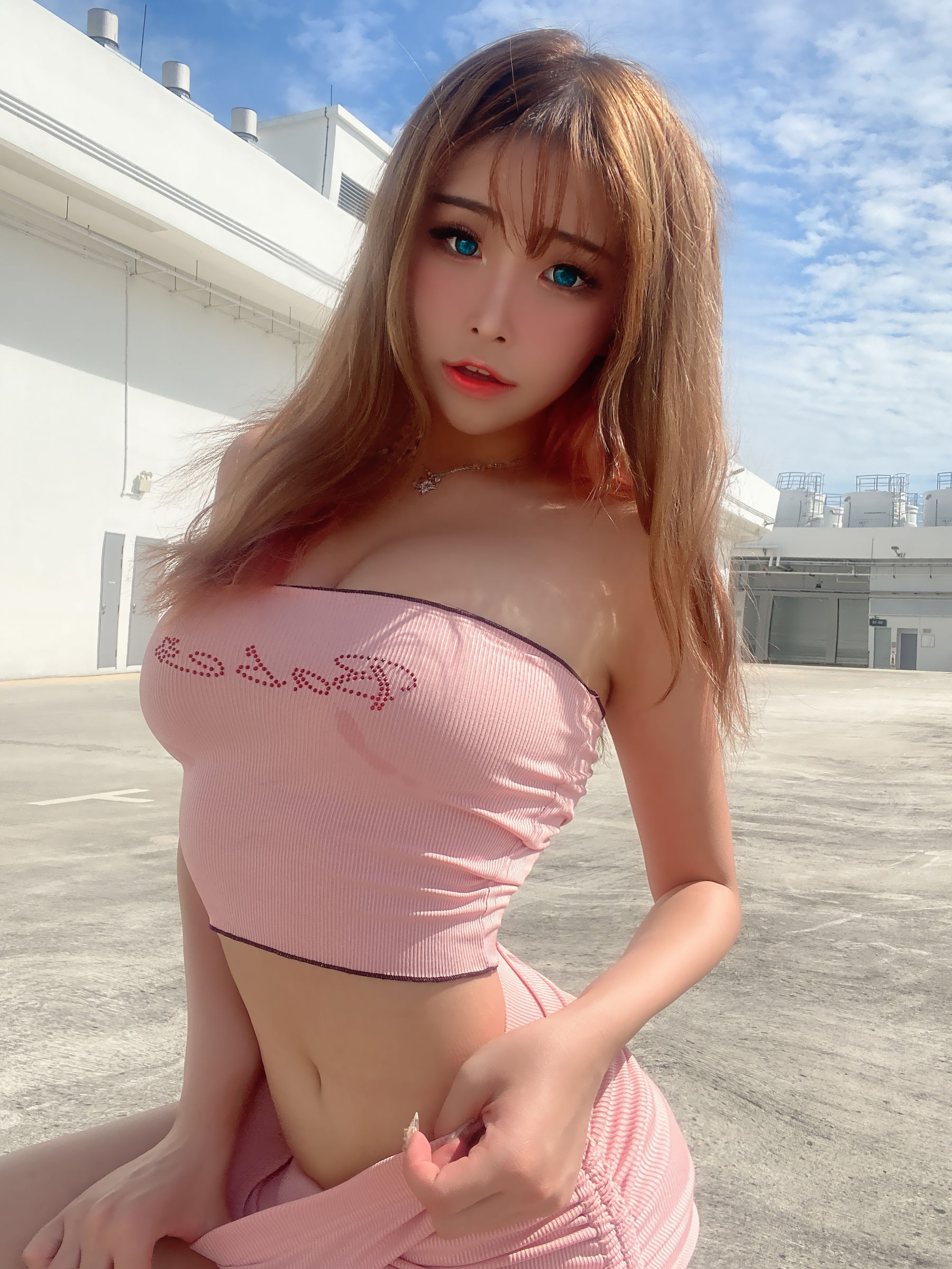 [COSPLAY][网红COSER写真] 花リリ(Plant Lily) – Casual Pink/12P免费观看