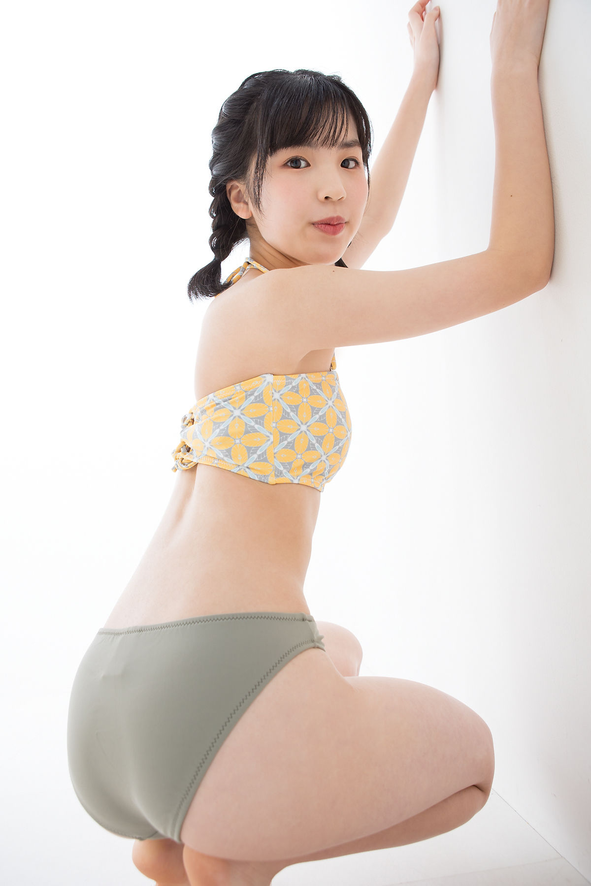 [Minisuka.tv] Ami Manabe 眞辺あみ - Fresh-idol Gallery 48/52P