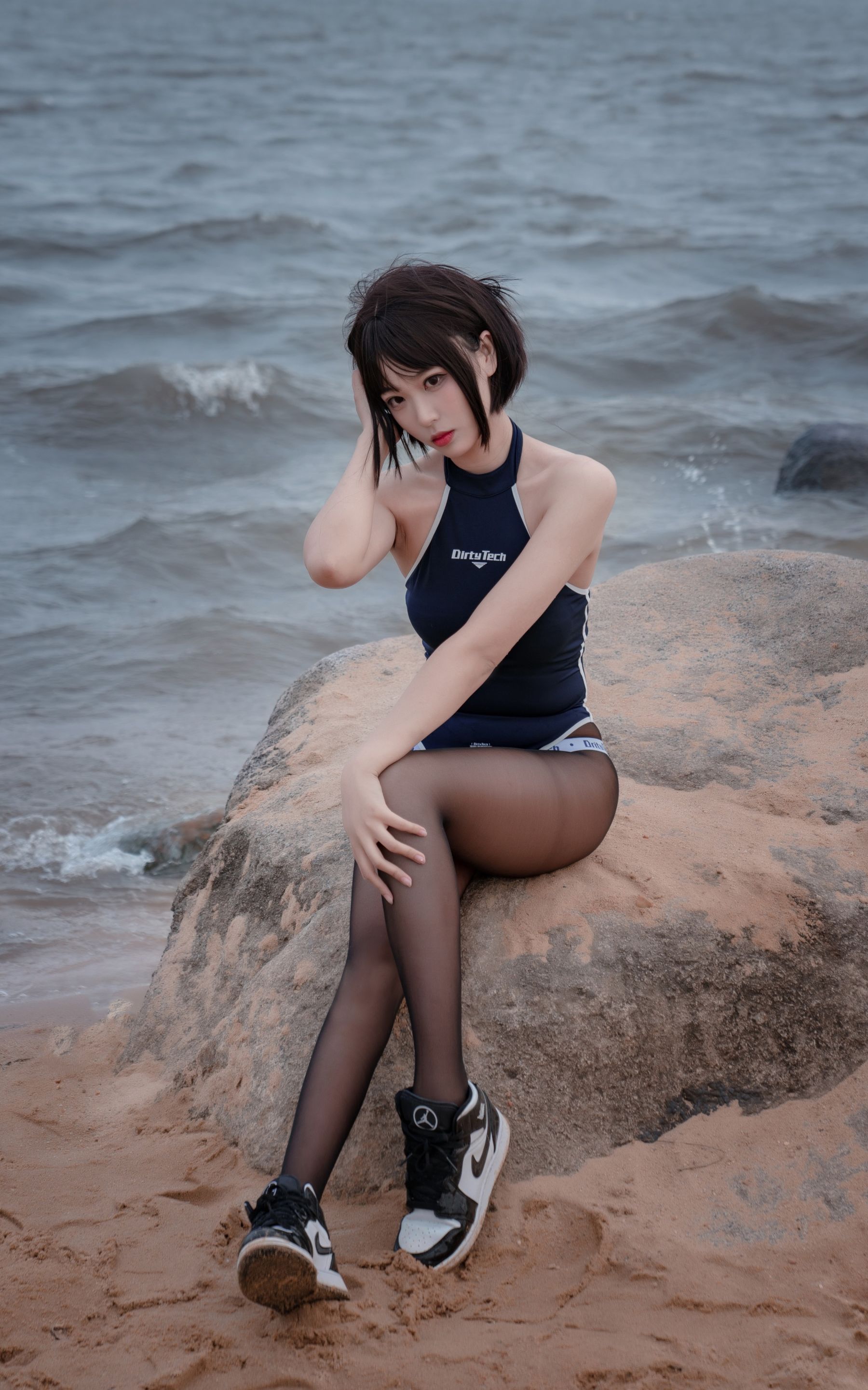 [福利COS] 轩萧学姐 - 沙滩竞泳/45P