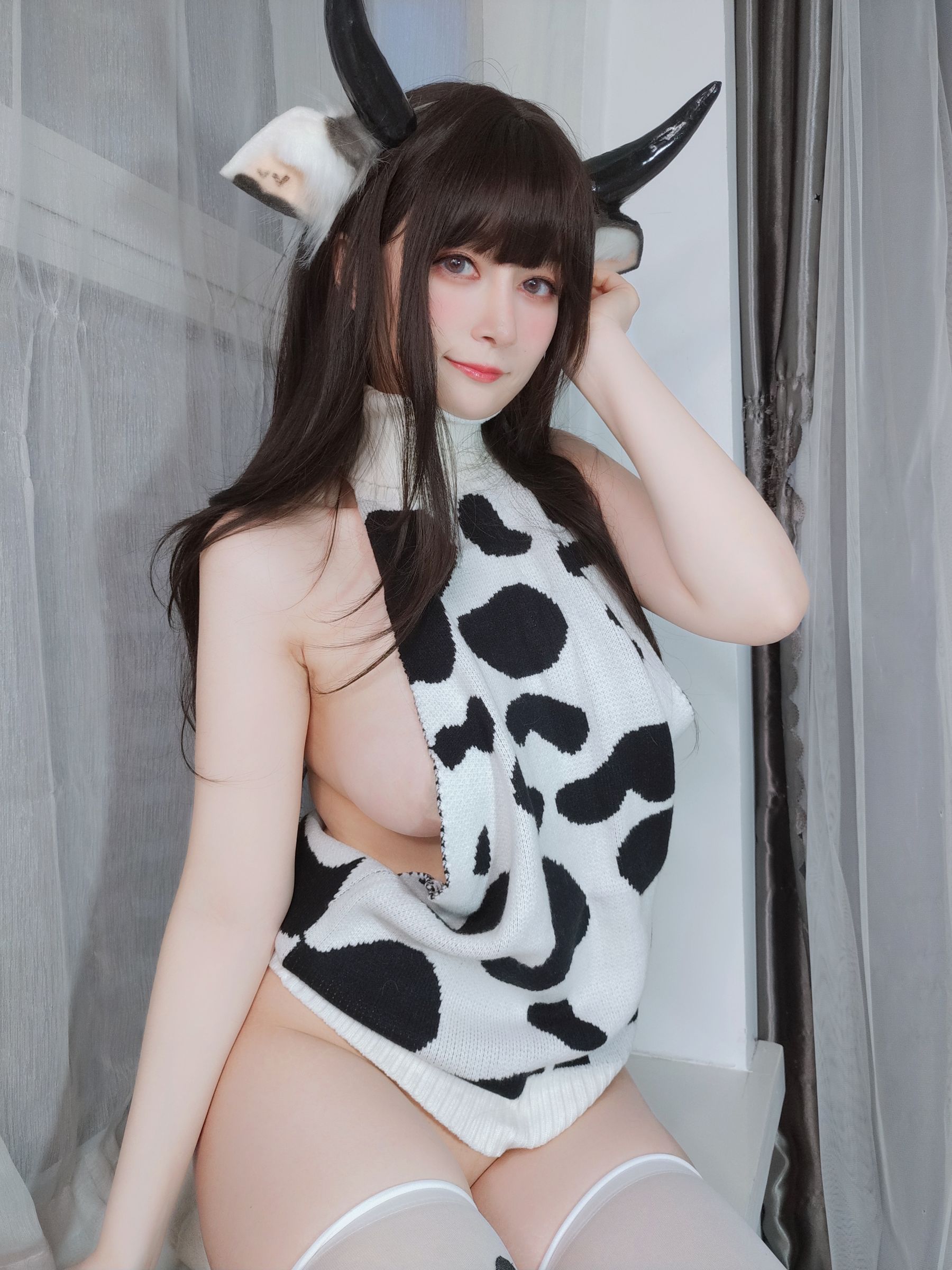 [COSPLAY][福利COS] Coser小姐姐白银 – 可爱的奶牛/27P免费观看