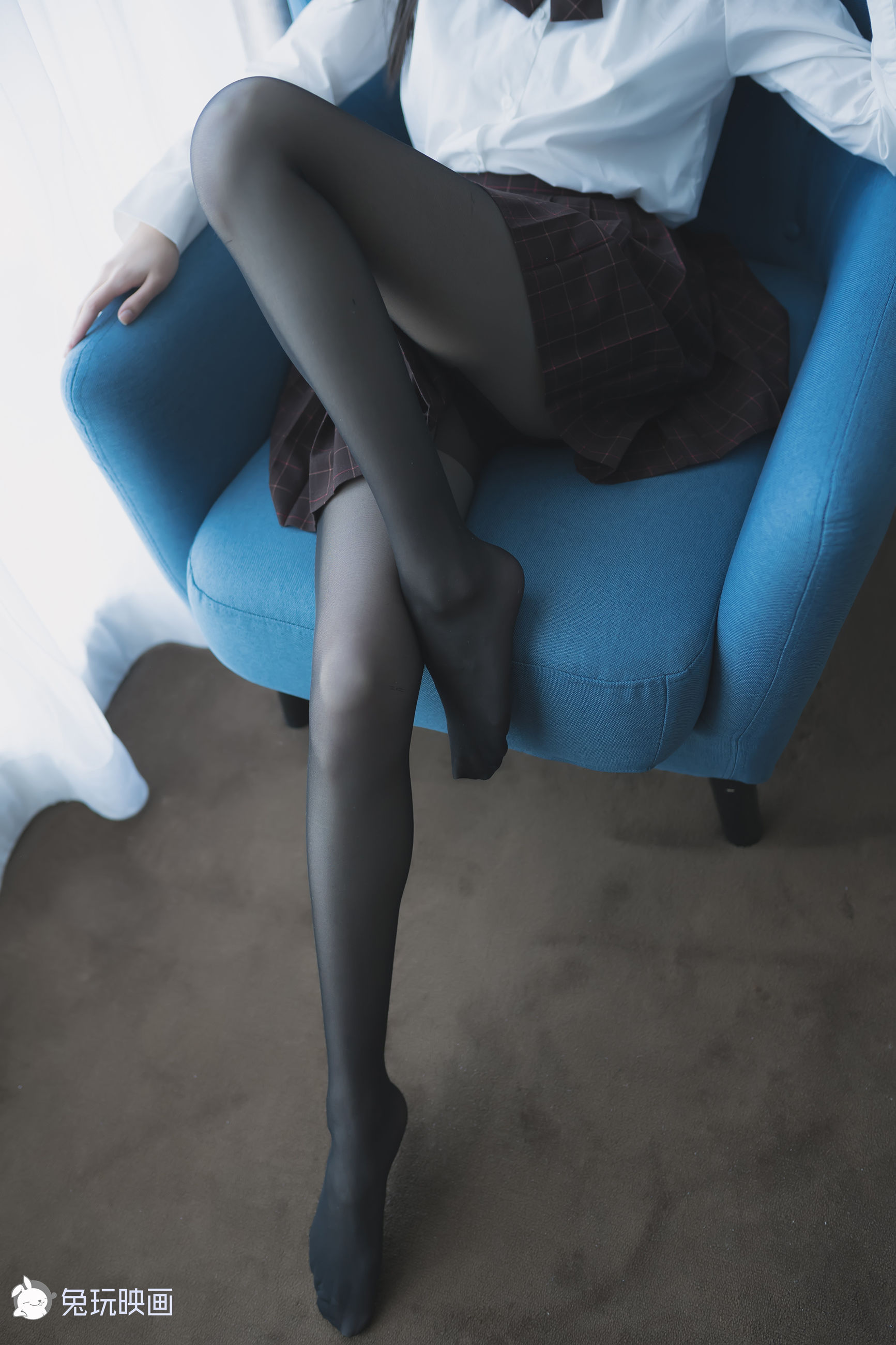 [兔玩映画] - 蓝椅子上的黑丝少女/47P