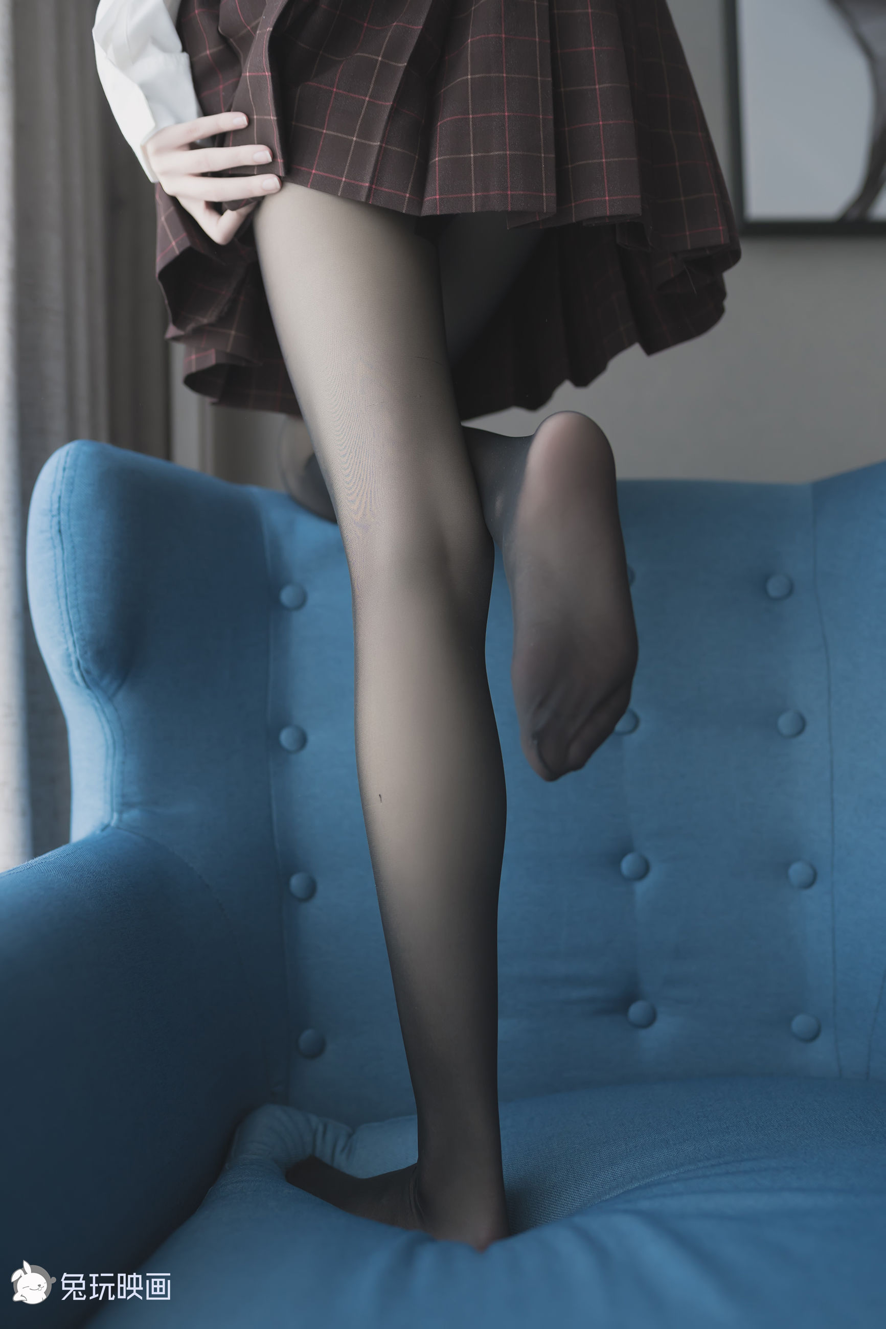 [兔玩映画] - 蓝椅子上的黑丝少女/47P