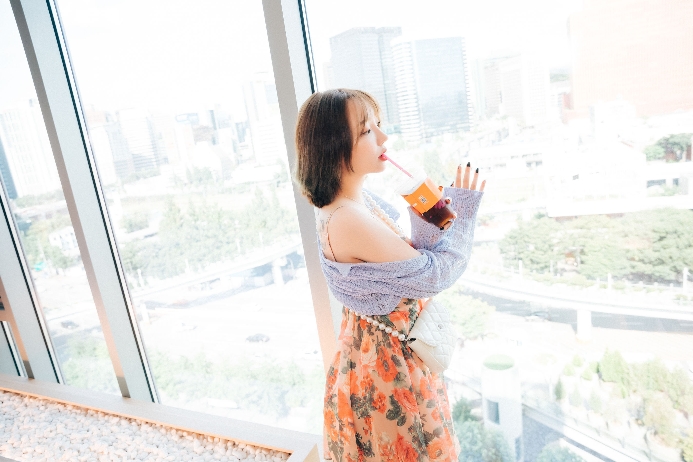 [LOOZY]  Yeeun - Lover In Hotel/132P