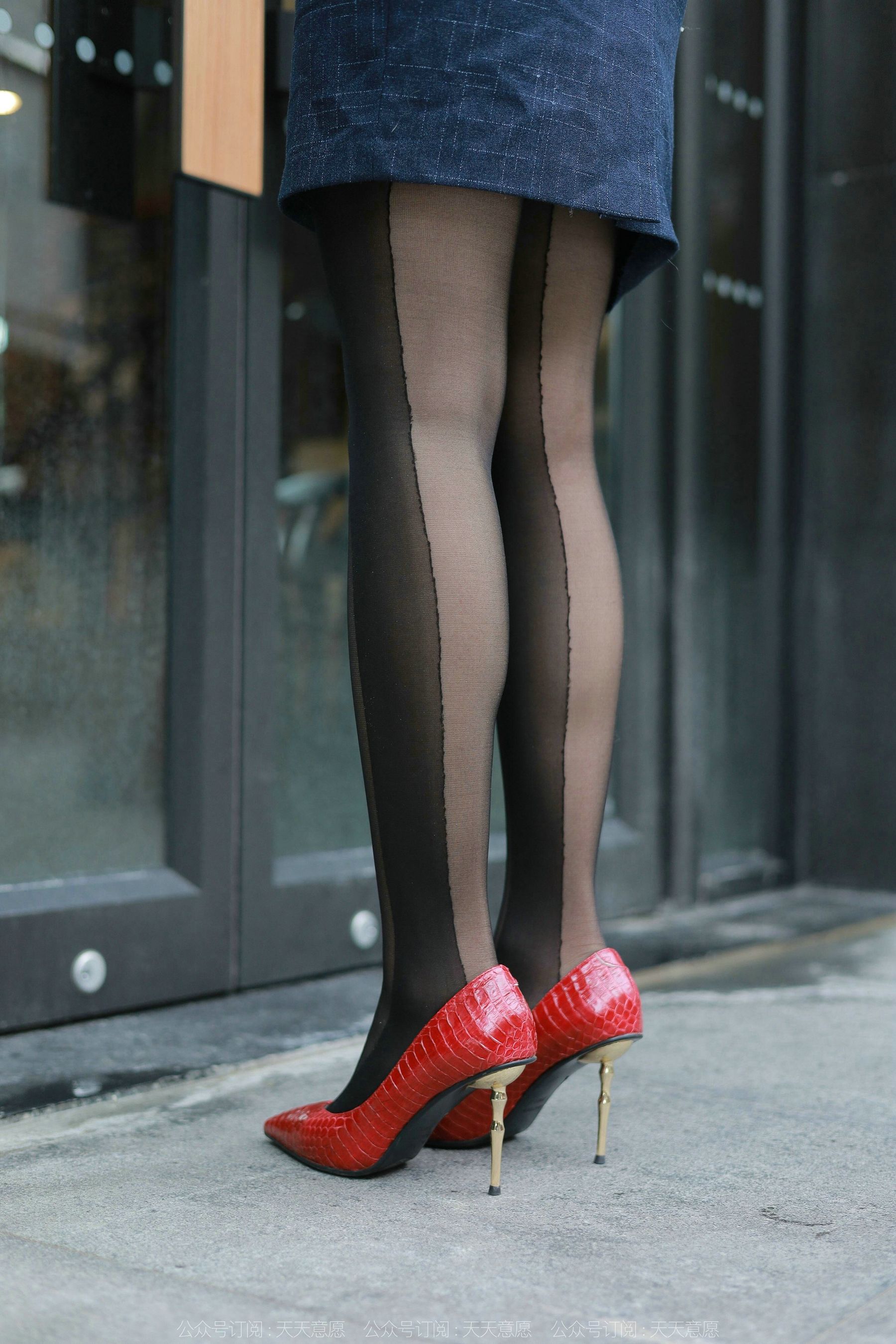[异思趣向IESS] 模特：小婕《红鞋职业装》/88P