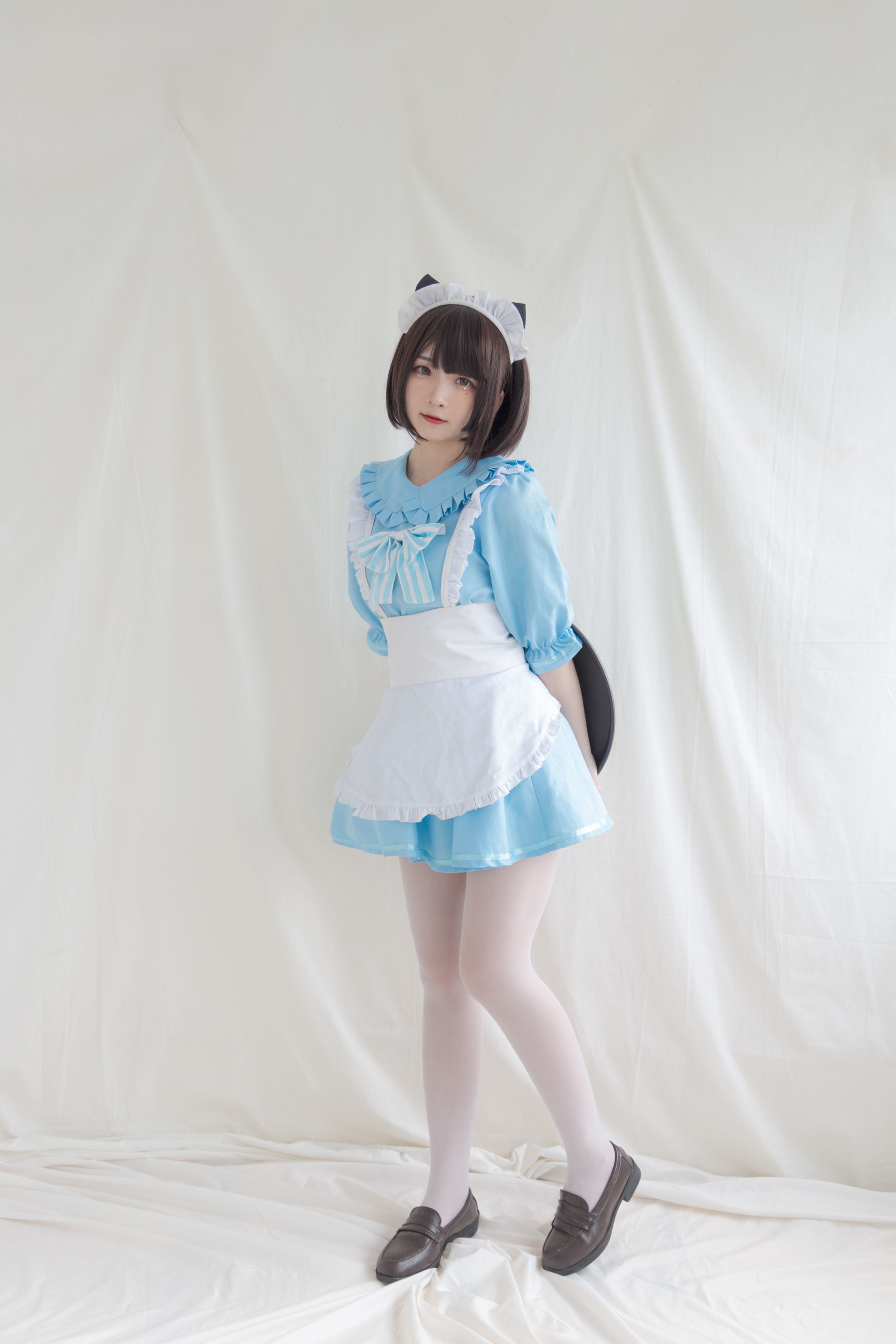 [COSPLAY][COS福利] 二次元美女古川kagura – 蓝色小猫女仆42P免费观看